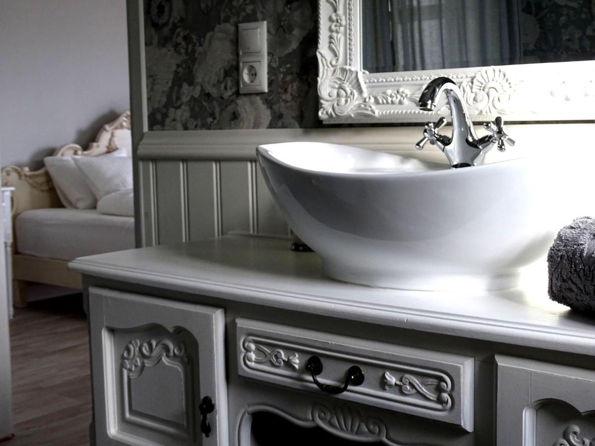 Villa Tilia Vaszoly ภายนอก รูปภาพ